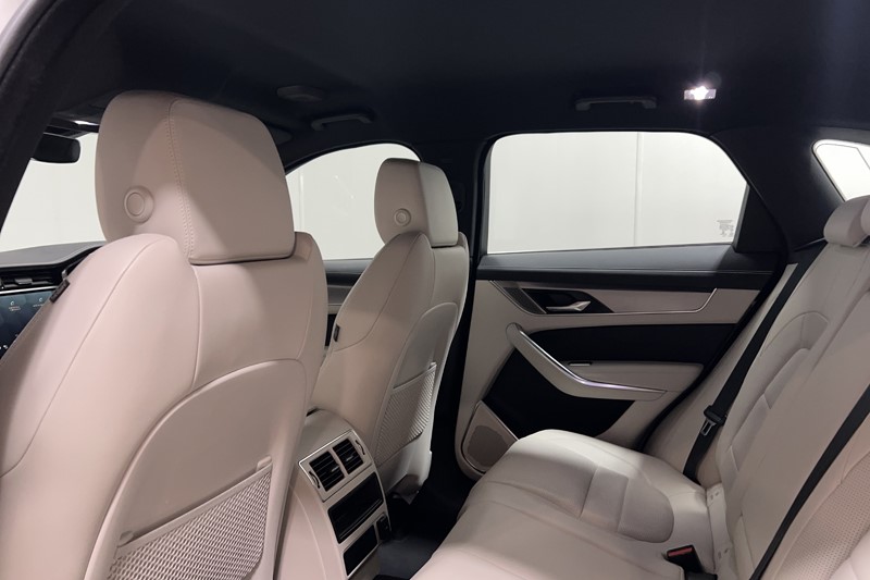 2023 (72) JAGUAR F-PACE 2.0 P250 R-Dynamic S 5dr Auto AWD 5672806