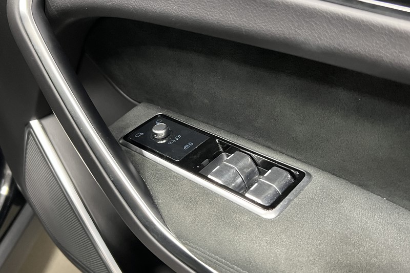 2022 (72) JAGUAR F-PACE 5.0 V8 550 SVR 5dr Auto AWD 5648160