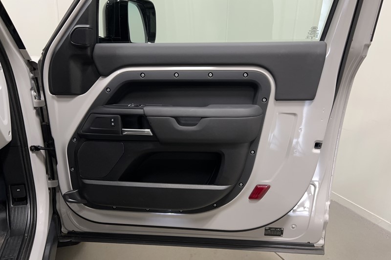 2026 (26) LAND ROVER COMMERCIAL DEFENDER 3.0 D250 Hard Top S Auto 5635649