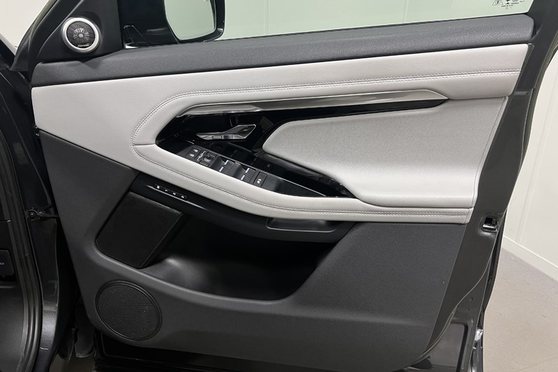 2023 (23) LAND ROVER RANGE ROVER EVOQUE 1.5 P300e R-Dynamic SE 5dr Auto 5648554