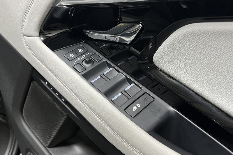 2023 (23) LAND ROVER RANGE ROVER EVOQUE 1.5 P300e R-Dynamic SE 5dr Auto 5648555