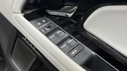 2023 (23) LAND ROVER RANGE ROVER EVOQUE 1.5 P300e R-Dynamic SE 5dr Auto 5648555