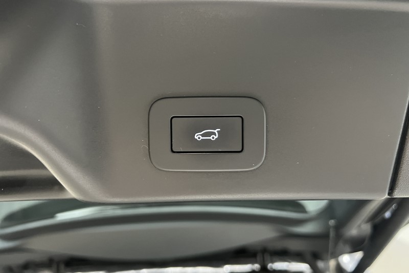 2023 (23) LAND ROVER RANGE ROVER EVOQUE 1.5 P300e R-Dynamic SE 5dr Auto 5648583