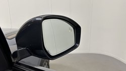 2022 (22) LAND ROVER RANGE ROVER VELAR 2.0 D200 R-Dynamic SE 5dr Auto 5656755