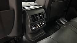 2022 (22) LAND ROVER RANGE ROVER VELAR 2.0 D200 R-Dynamic SE 5dr Auto 5656780