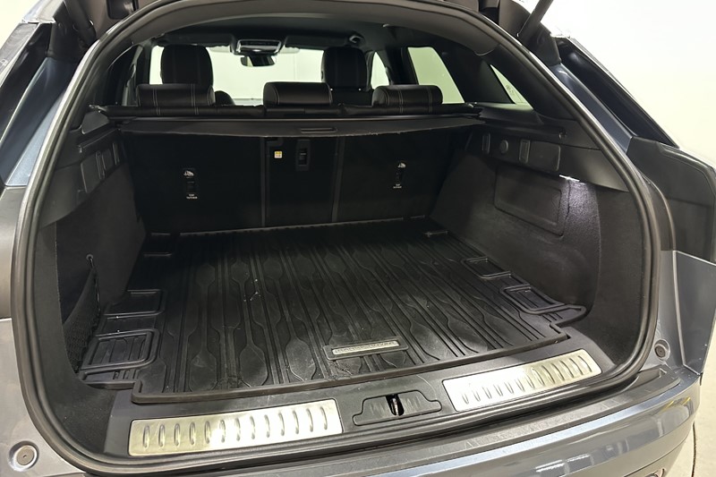 2022 (22) LAND ROVER RANGE ROVER VELAR 2.0 D200 R-Dynamic SE 5dr Auto 5656782