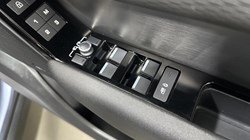 2022 (22) LAND ROVER RANGE ROVER VELAR 2.0 D200 R-Dynamic SE 5dr Auto 5656754