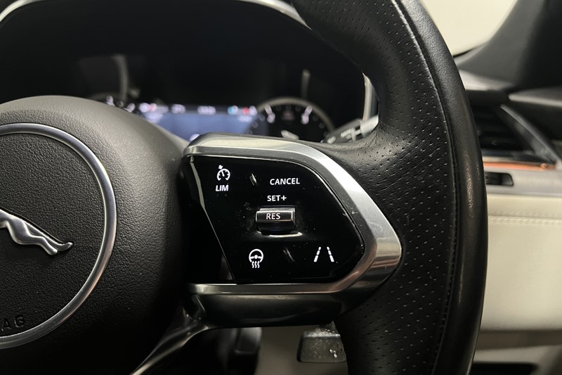 2022 (22) JAGUAR F-PACE 2.0 D200 R-Dynamic S 5dr Auto AWD 5673251