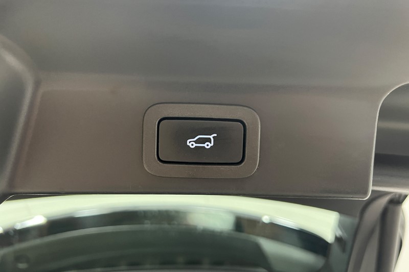 2022 (22) JAGUAR F-PACE 2.0 D200 R-Dynamic S 5dr Auto AWD 5673266