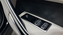 2022 (22) JAGUAR F-PACE 2.0 D200 R-Dynamic S 5dr Auto AWD 5673245