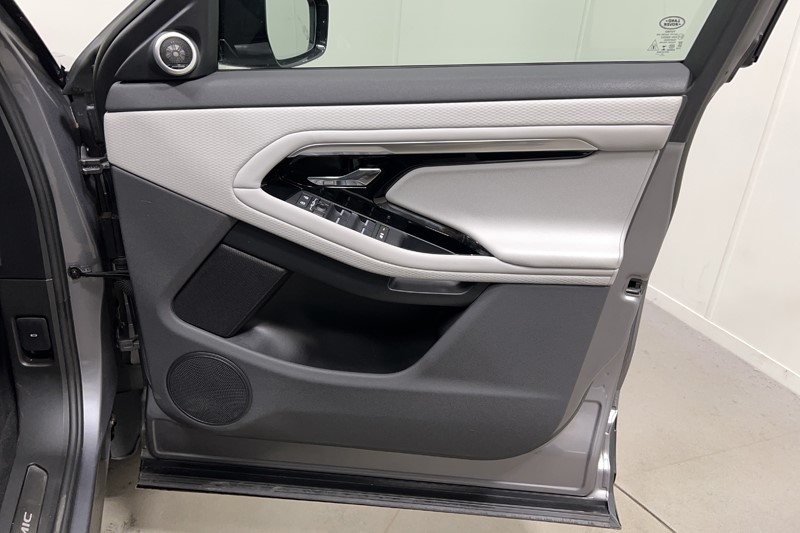 2023 (23) LAND ROVER RANGE ROVER EVOQUE 1.5 P300e Evoque Edition 5dr Auto 5662598