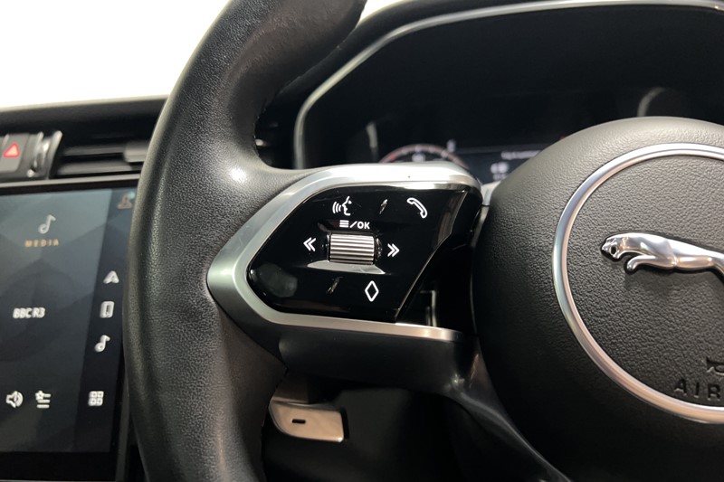 2023 (73) JAGUAR F-PACE 2.0 D200 R-Dynamic SE Black 5dr Auto AWD 5683726