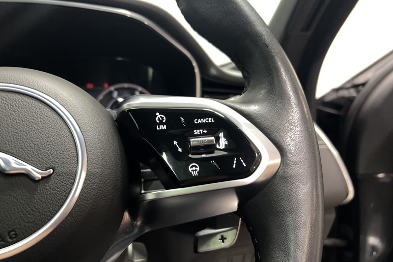 2023 (73) JAGUAR F-PACE 2.0 D200 R-Dynamic SE Black 5dr Auto AWD 5683725