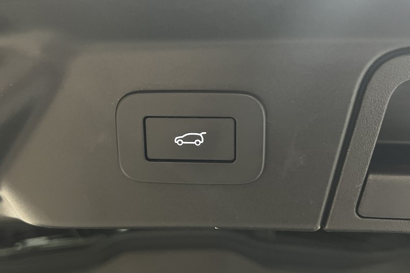 2023 (73) LAND ROVER RANGE ROVER VELAR 2.0 P400e Dynamic SE 5dr Auto 5666862