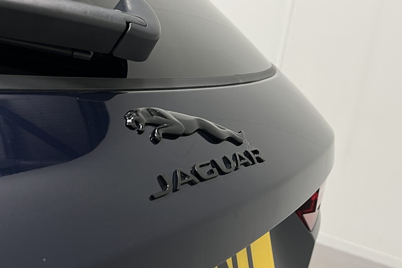 2023 (23) JAGUAR F-PACE 2.0 D200 R-Dynamic SE Black 5dr Auto AWD 5673380