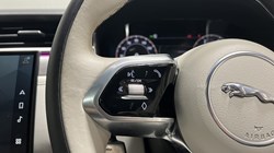 2023 (23) JAGUAR F-PACE 2.0 D200 R-Dynamic SE Black 5dr Auto AWD 5673359