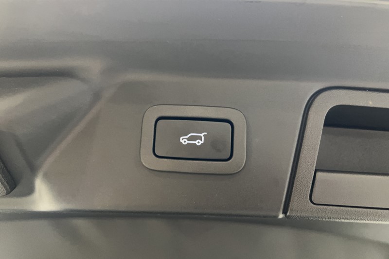 2022 (22) LAND ROVER RANGE ROVER VELAR 2.0 D200 Edition 5dr Auto 5672984