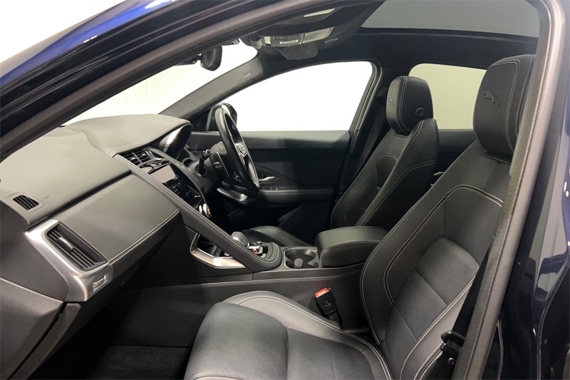 2022 (22) JAGUAR E-PACE 2.0 D200 R-Dynamic Black 5dr Auto 5666874