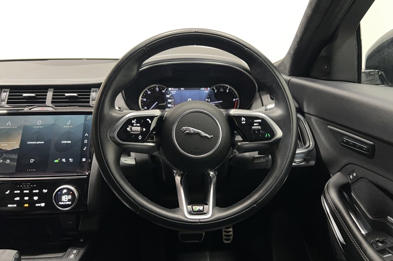 2022 (22) JAGUAR E-PACE 2.0 D200 R-Dynamic Black 5dr Auto 5666882