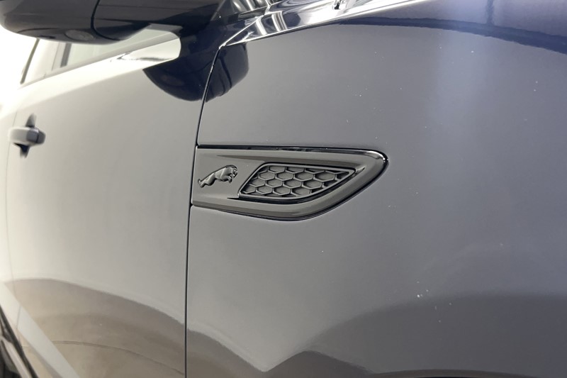2022 (22) JAGUAR E-PACE 2.0 D200 R-Dynamic Black 5dr Auto 5666921