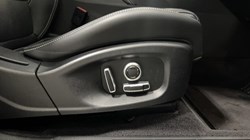 2022 (22) JAGUAR E-PACE 2.0 D200 R-Dynamic Black 5dr Auto 5666888