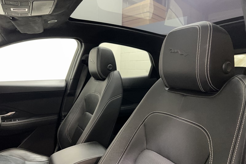 2022 (22) JAGUAR E-PACE 2.0 D200 R-Dynamic Black 5dr Auto 5666907