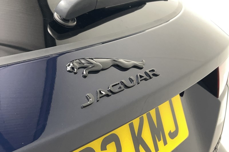 2022 (22) JAGUAR E-PACE 2.0 D200 R-Dynamic Black 5dr Auto 5666917