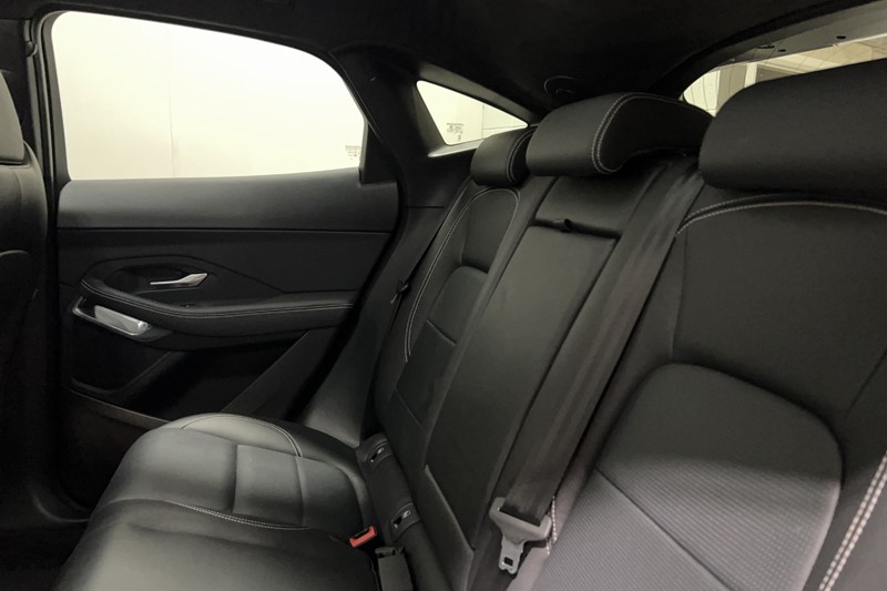 2022 (22) JAGUAR E-PACE 2.0 D200 R-Dynamic Black 5dr Auto 5666909