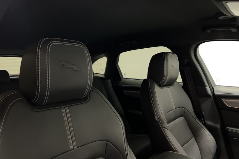 2023 (23) JAGUAR F-PACE 2.0 D200 R-Dynamic SE 5dr Auto AWD 5705713