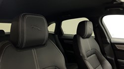 2023 (23) JAGUAR F-PACE 2.0 D200 R-Dynamic SE 5dr Auto AWD 5705713