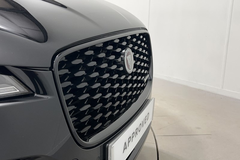 2023 (23) JAGUAR F-PACE 2.0 D200 R-Dynamic SE 5dr Auto AWD 5705747