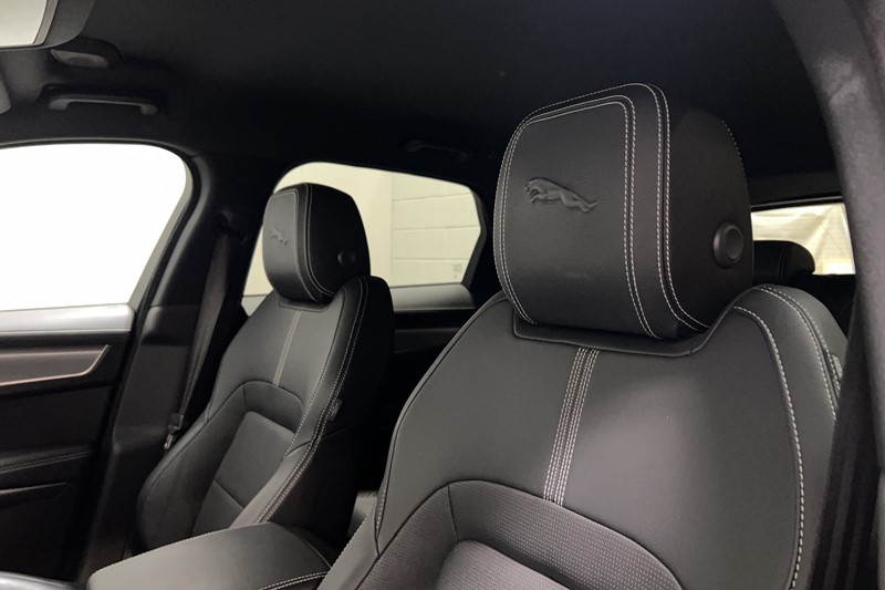 2023 (23) JAGUAR F-PACE 2.0 D200 R-Dynamic SE 5dr Auto AWD 5705730