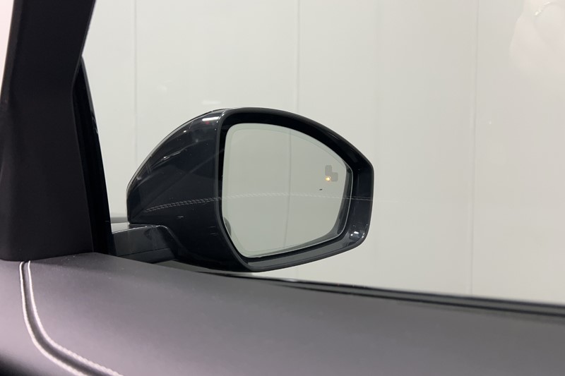 2023 (23) JAGUAR F-PACE 2.0 D200 R-Dynamic SE 5dr Auto AWD 5705710