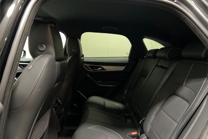 2023 (23) JAGUAR F-PACE 2.0 D200 R-Dynamic SE 5dr Auto AWD 5705698