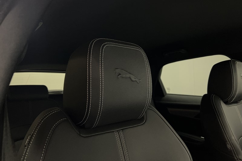 2023 (23) JAGUAR F-PACE 2.0 D200 R-Dynamic SE 5dr Auto AWD 5705714