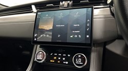 2023 (23) JAGUAR F-PACE 2.0 D200 R-Dynamic SE 5dr Auto AWD 5705719
