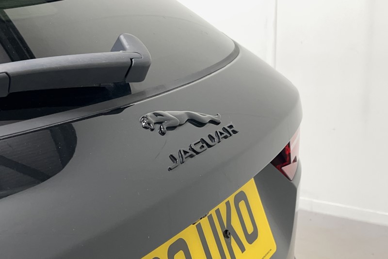 2023 (23) JAGUAR F-PACE 2.0 D200 R-Dynamic SE 5dr Auto AWD 5705741