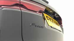 2023 (23) JAGUAR F-PACE 2.0 D200 R-Dynamic SE 5dr Auto AWD 5705740