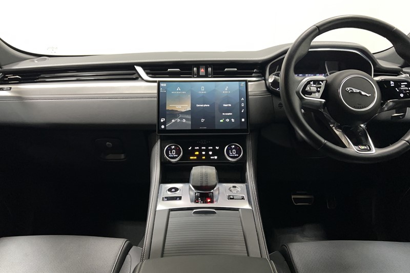 2023 (23) JAGUAR F-PACE 2.0 D200 R-Dynamic SE 5dr Auto AWD 5705704