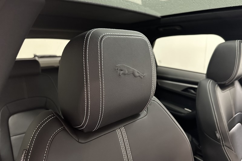 2023 (73) JAGUAR F-PACE 2.0 P250 R-Dynamic SE Black 5dr Auto AWD 5689268