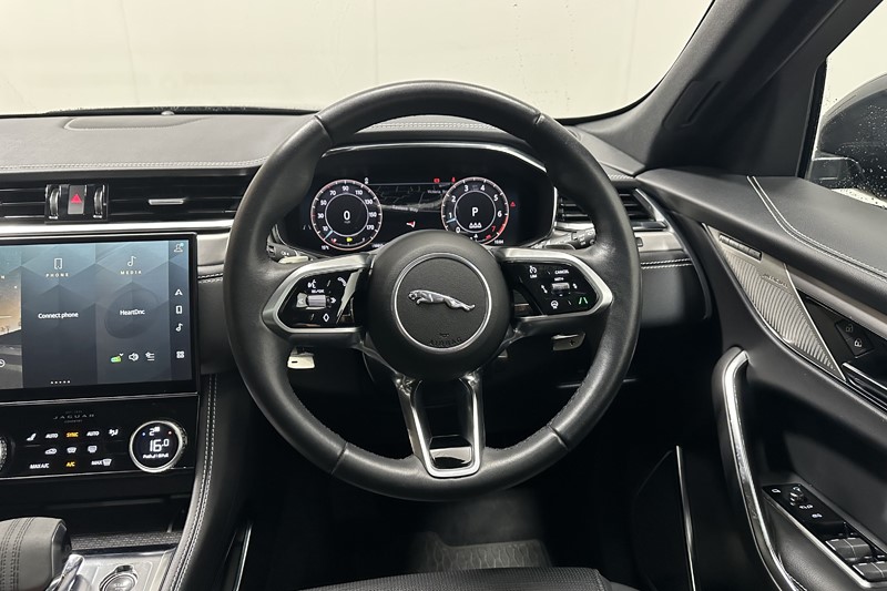 2023 (73) JAGUAR F-PACE 2.0 P250 R-Dynamic SE Black 5dr Auto AWD 5689259