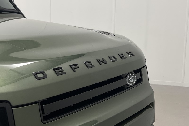 2026 (26) LAND ROVER COMMERCIAL DEFENDER 3.0 D250 Hard Top X-Dynamic SE Auto 5650410