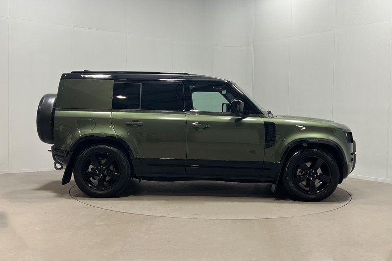 2026 (26) LAND ROVER COMMERCIAL DEFENDER 3.0 D250 Hard Top X-Dynamic SE Auto 5650360