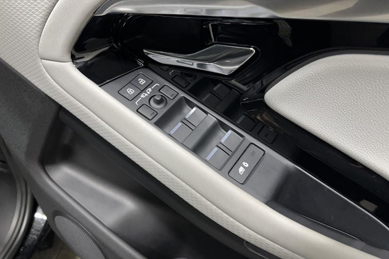 2022 (72) LAND ROVER RANGE ROVER EVOQUE 2.0 D200 Evoque Edition 5dr Auto 5685433