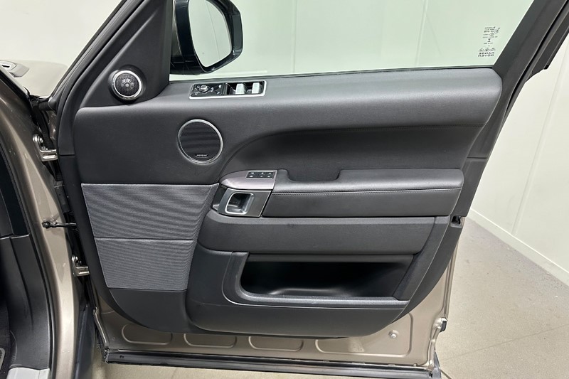 2022 (22) LAND ROVER RANGE ROVER SPORT 3.0 D250 HSE 5dr Auto 5679595