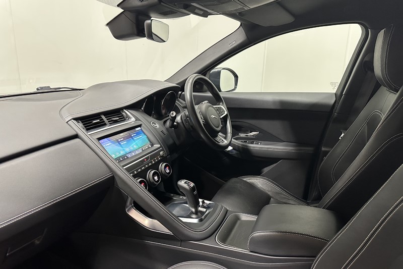 2019 (19) JAGUAR E-PACE 2.0d [180] R-Dynamic S 5dr Auto 5656575