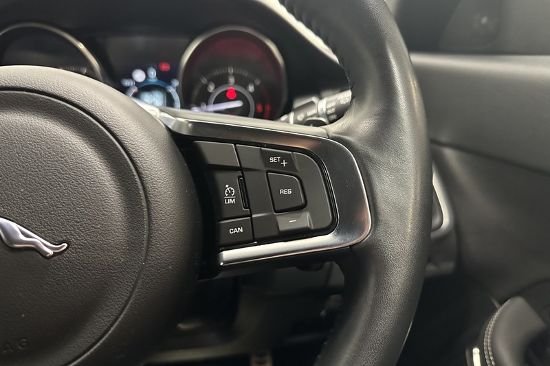 2019 (19) JAGUAR E-PACE 2.0d [180] R-Dynamic S 5dr Auto 5656564
