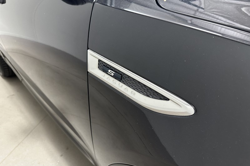 2019 (19) JAGUAR E-PACE 2.0d [180] R-Dynamic S 5dr Auto 5656589