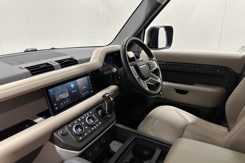 2020 (20) LAND ROVER DEFENDER 2.0 D240 HSE 110 5dr Auto 5655949