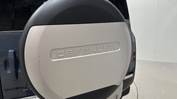 2020 (20) LAND ROVER DEFENDER 2.0 D240 HSE 110 5dr Auto 5655957
